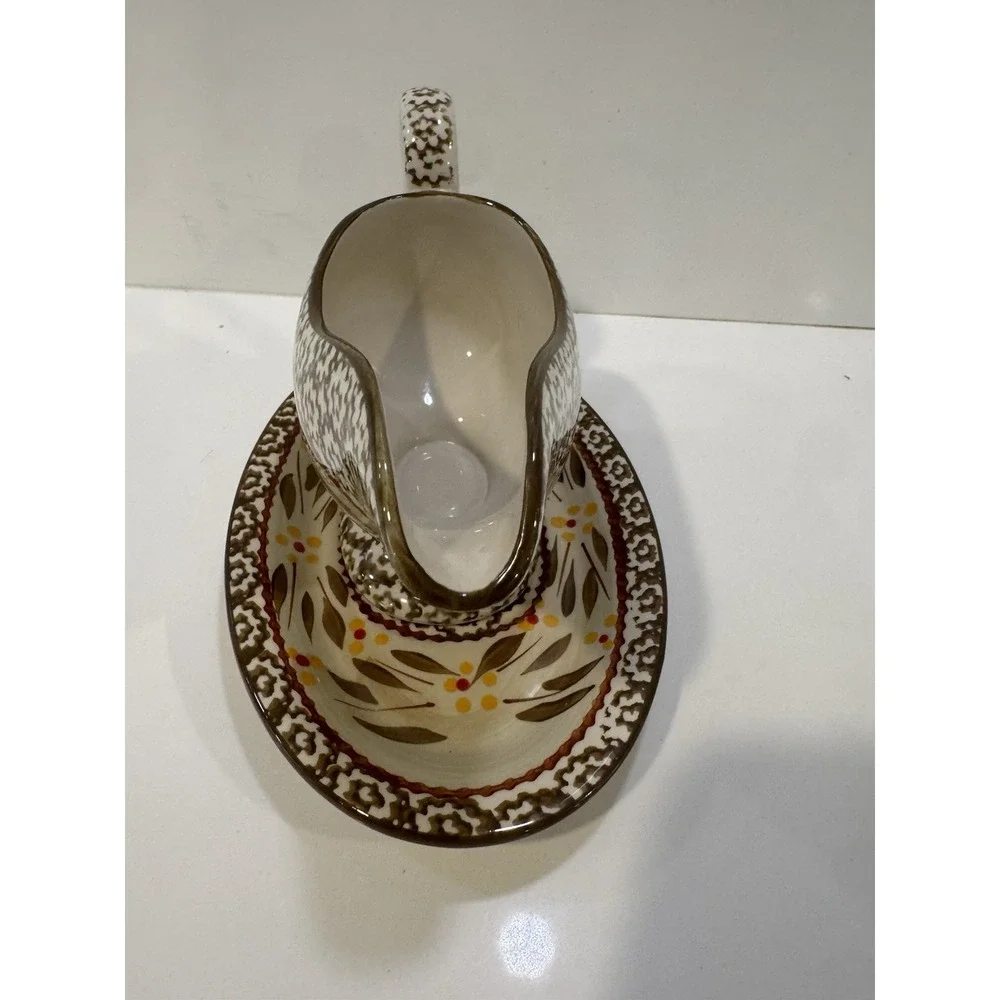 Temptations by Tara Old World Gravy Boat with Underplate Serving Dish Vtg TT12